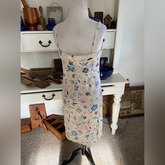 Roxy - Picture 2 of 3